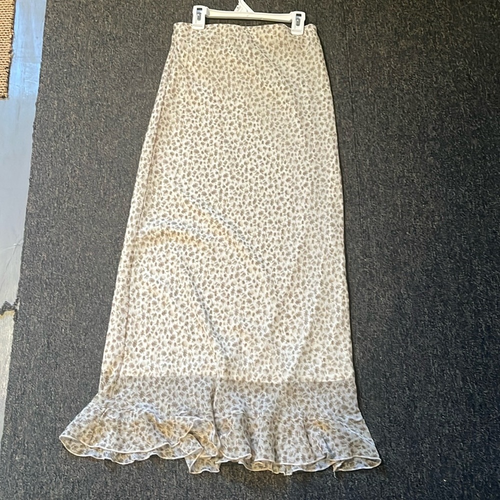 Light floral maxi skirt